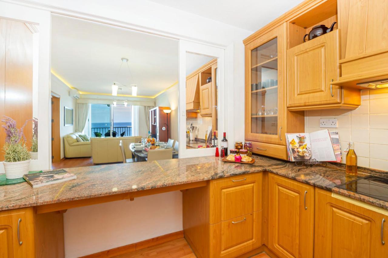 Spinola Bay Top Floor Seafront 3 Bedroom Apartment With Panoramic Sea Views - By Getawaysmalta San Ġiljan Exterior foto